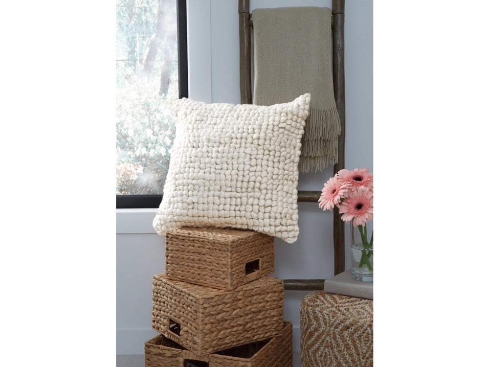 Avaie_Pillow_in_Ivory_263555855
