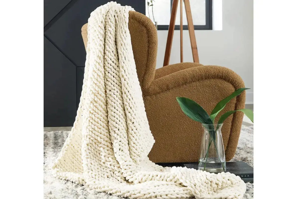 Chaddon_Blanket_in_Ivory_styled_389653473