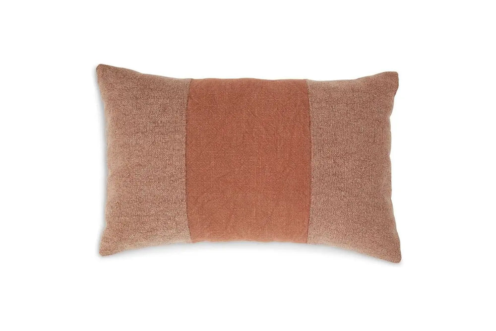 Dovinton_Pillow_in_Spice_Front_749899619