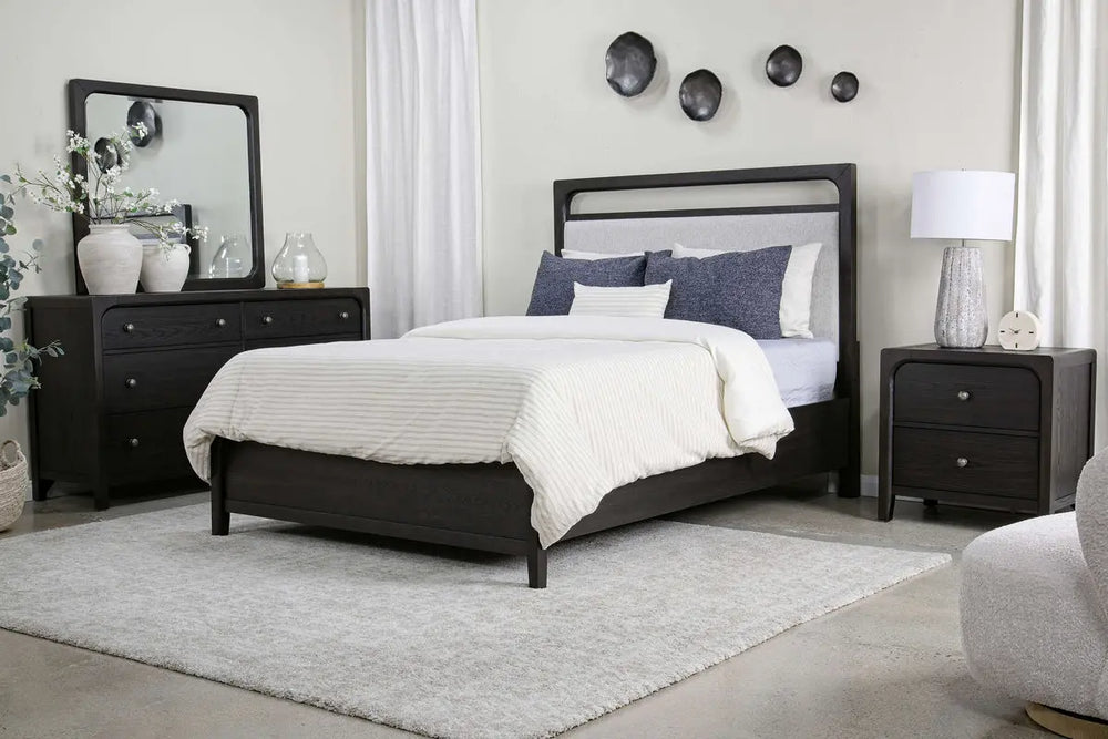 Easton_Uphl_Espresso_Q_Styled_EASTON103