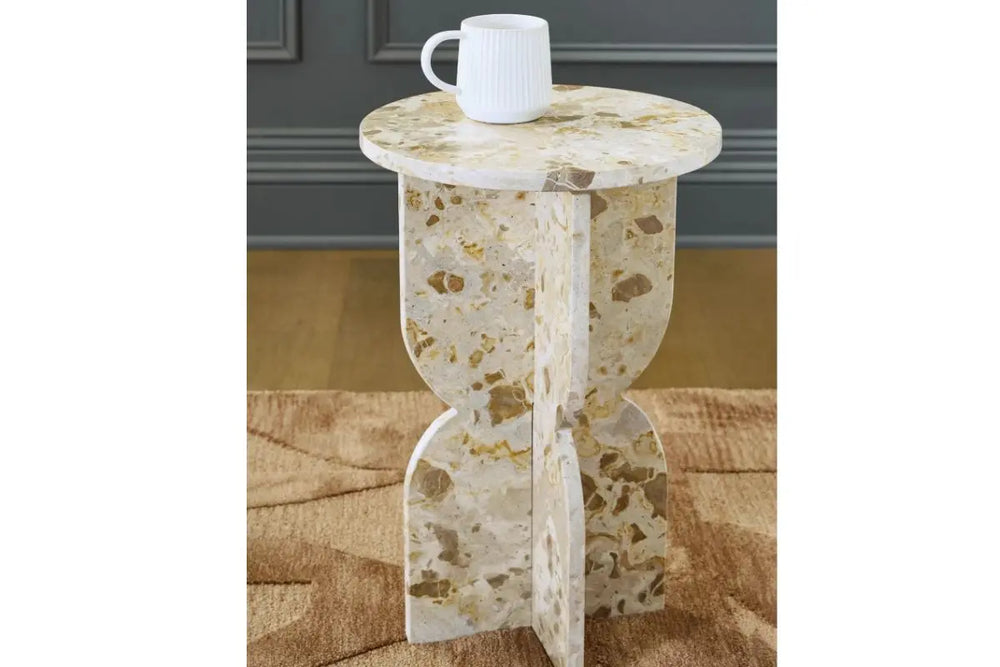 Treygan_Accent_Table_Top_Styled_002034005